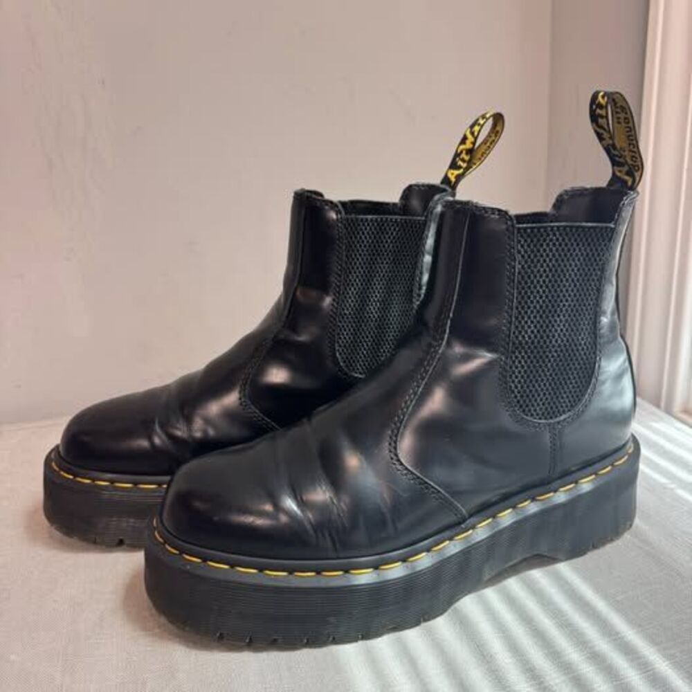 Dr. Martens 2976 Polished Smooth Leather Platform Chelsea Boots Size: USW 9, M 8 - Picture 2 of 10